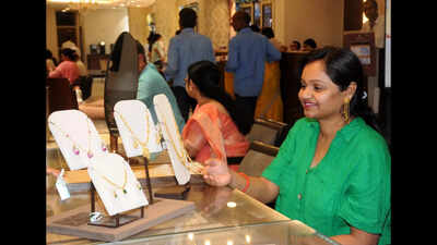 High gold prices fail to dampen buying on Akshaya Tritiya