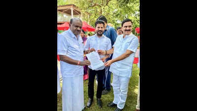 Establish green steel plant in Bayyaram, Revanth urges Union ministers