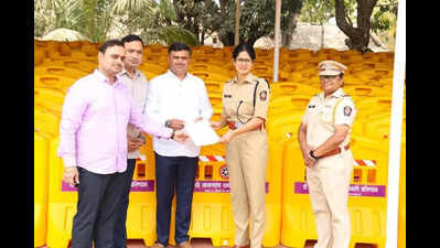 Navi Mumbai: Global NGO donates 615 road barricades to Raigad district police