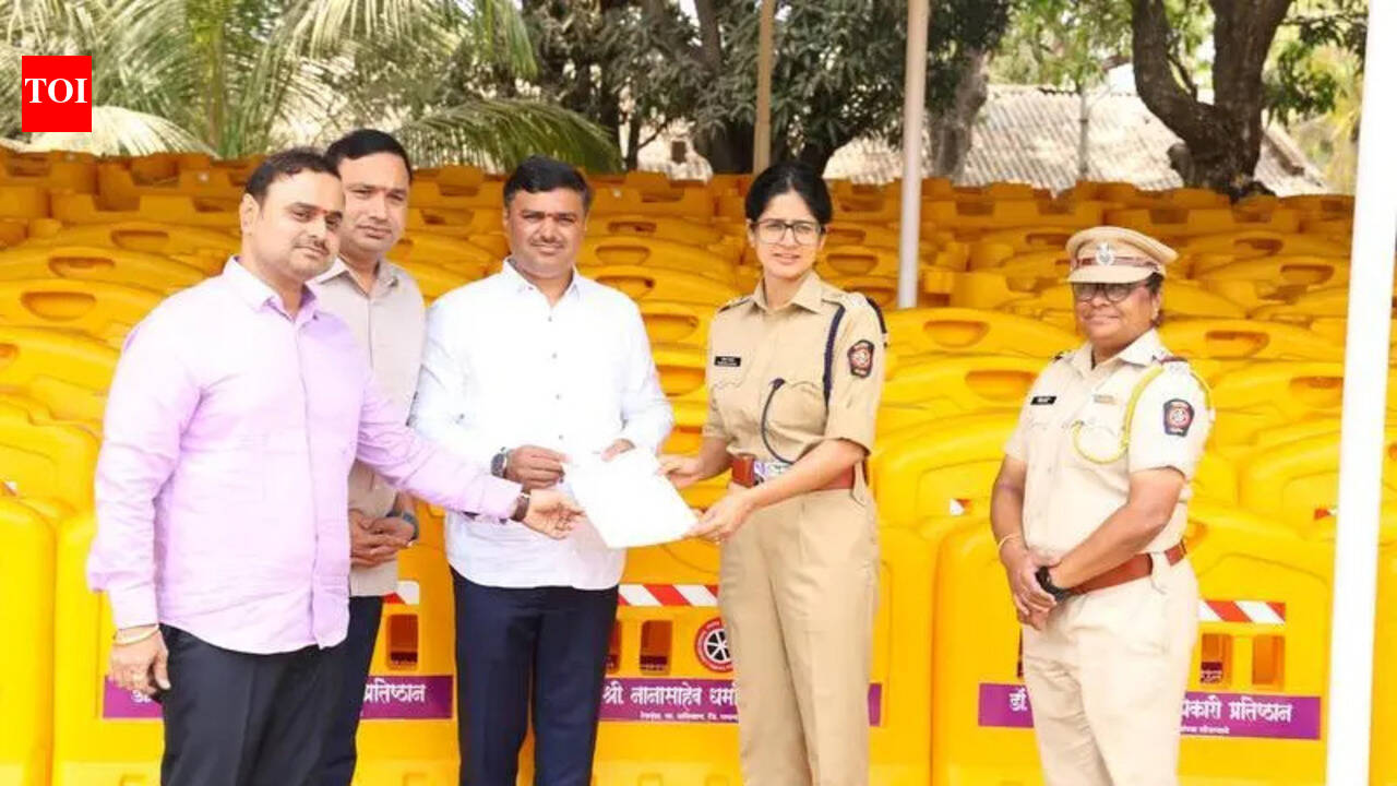 Navi Mumbai: Global NGO donates 615 road barricades to Raigad district police