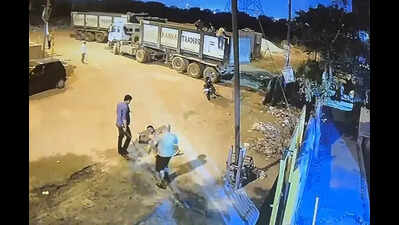 Man attacks neighbor with sword in Ghaziabad, severs part of his ear