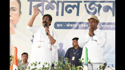 ‘Stand with Didi’: J’khand CM woos tribals for TMC