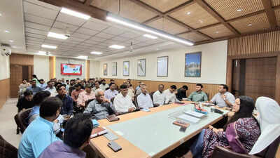 Noida DM wants medical camps, mobile vans in industrial areas