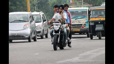 Helmet violations surge in Mohali, challan disposal remains low