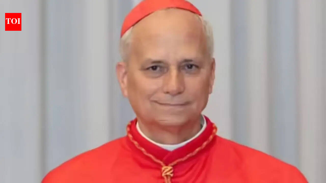 Pope Leo, in Angola, decries 'despots' who make false promises