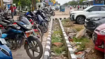 Illegal parking on roads to be checked, says LG