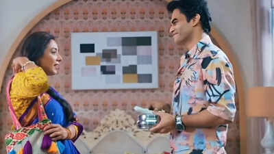 'Anupamaa' 18th April written update: Anupama cooks for blogger Kunal to save the cafe