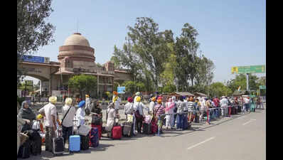 Sikh pilgrims return from Pakistan after Baisakhi visit