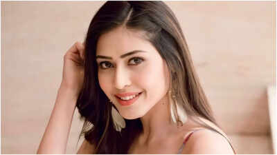 Aishwarya Raj Bhakuni on avoiding being typecast; says 'I believe in roles with dignity, not just glamour'