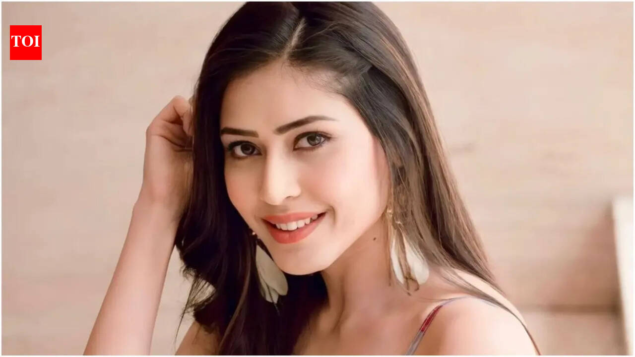 Aishwarya Raj Bhakuni on avoiding being typecast; says 'I believe in roles with dignity, not just glamour'