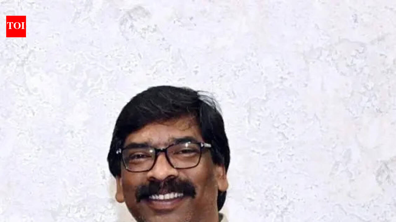 No-fly zone for PM, Soren misses event