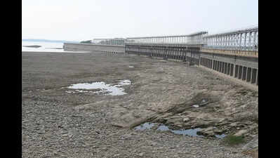 KRS level slips below 100ft, farmers warned against summer crops