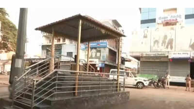 Miscreants vandalise Mahatma Gandhi's statue in Karnataka's Haveri