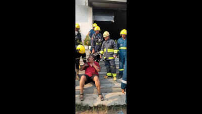 11 injured as fire tears through apartment cellar in Hyderabad