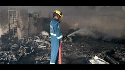 11 injured as fire tears through apartment cellar in Hyderabad