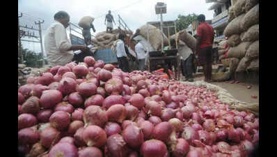 Export hit, eatery shutdowns deepen onion price crash