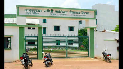 Salaries of 20 teachers in Dhanbad school withheld over poor results