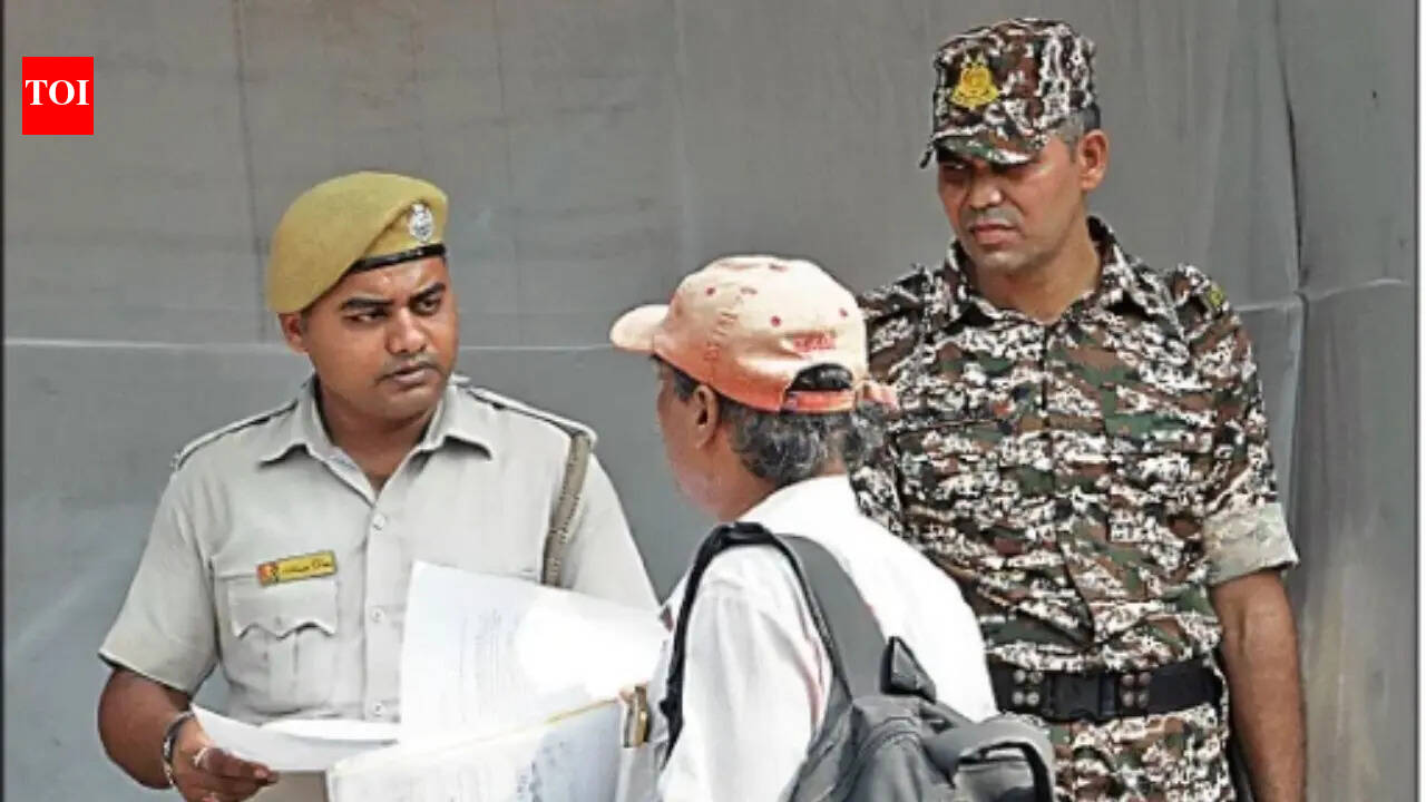 Police Step In As Counsellors for Displaced Voters Amid Electoral Roll Issues in West Bengal | Kolkata News - The Times of India