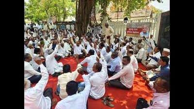Farmers protest against low-voltage power supply for agricultural pumps