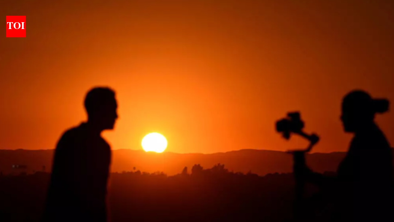 10 students faint due to extreme heat at Buxar school