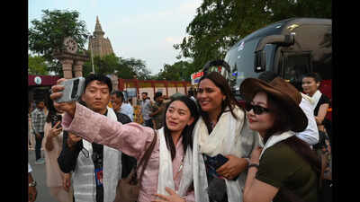 Social media influencers visit Mahabodhi temple
