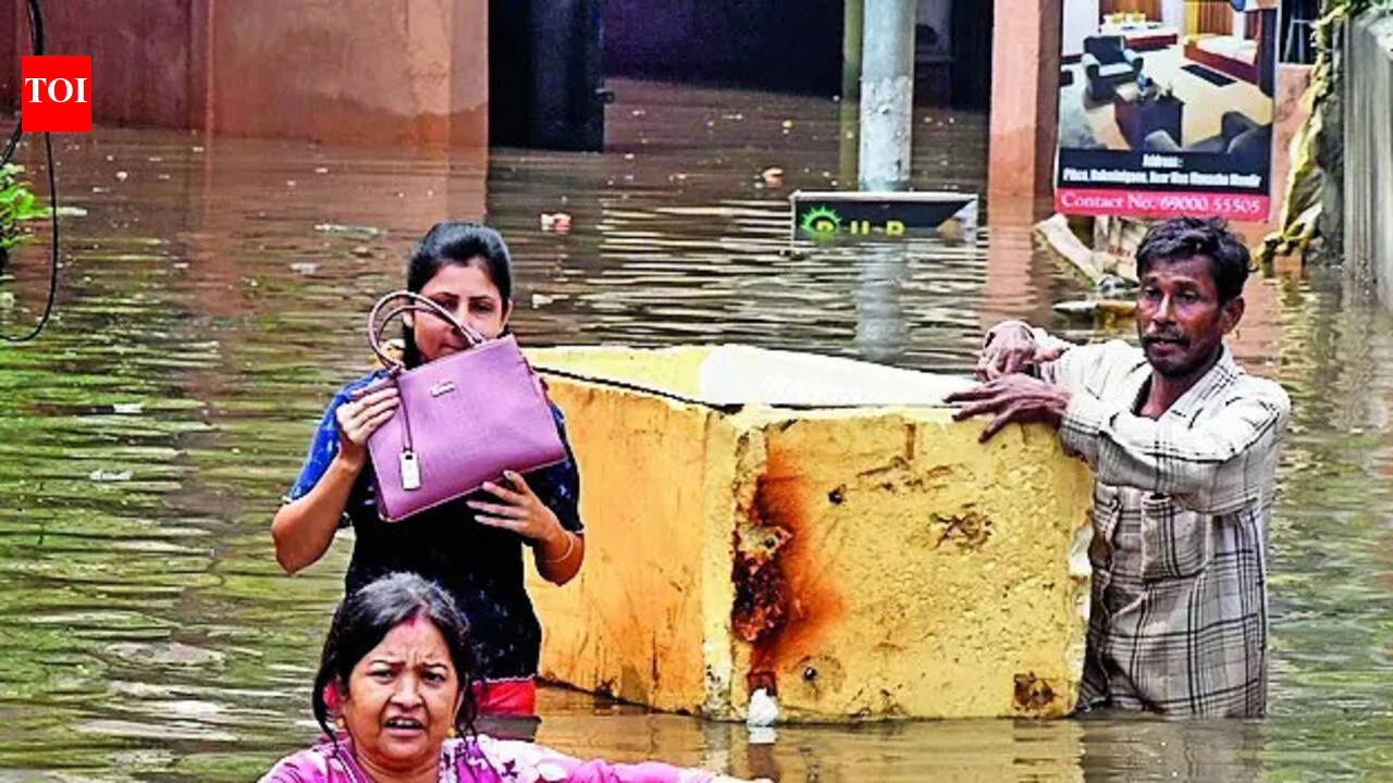 Intense showers disrupt life in city, expose infra flaws