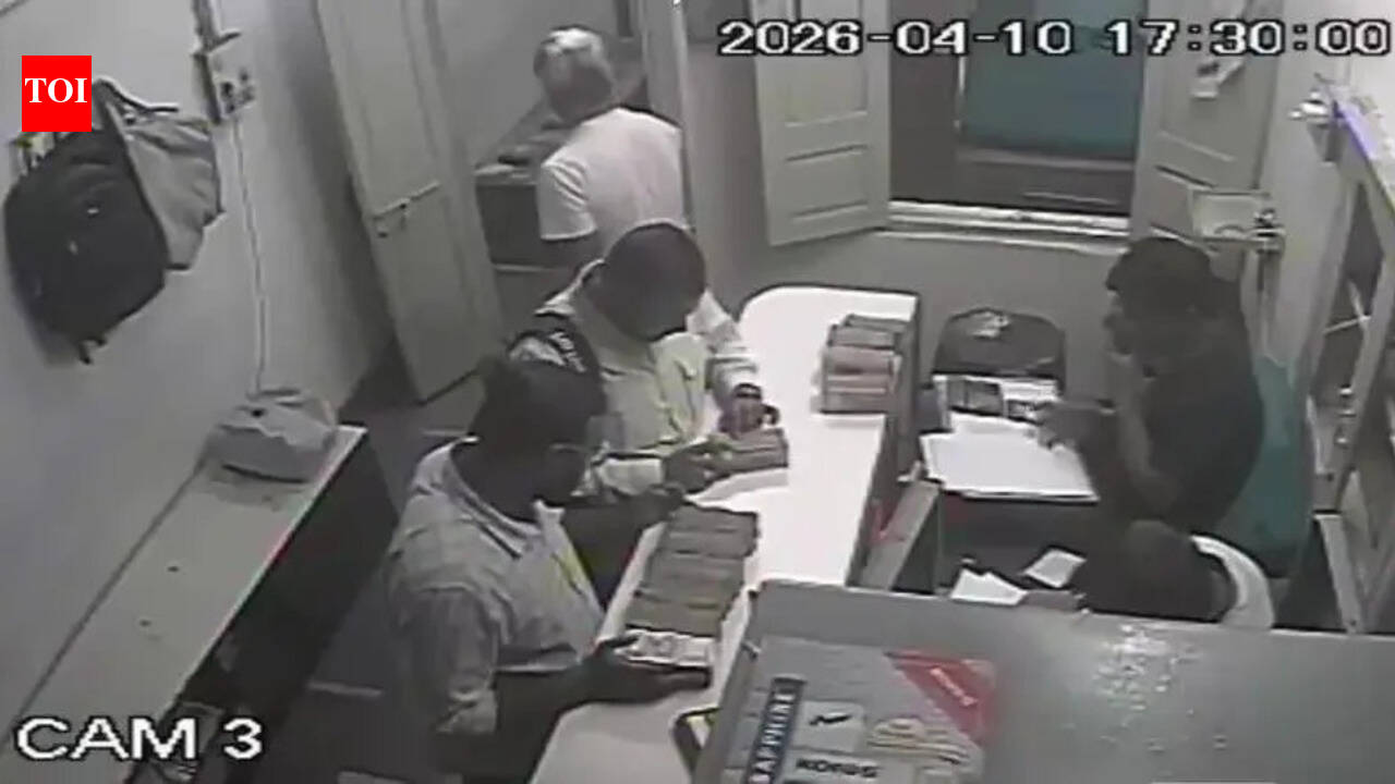 I-T dept joins probe in alleged AAP hawala racket