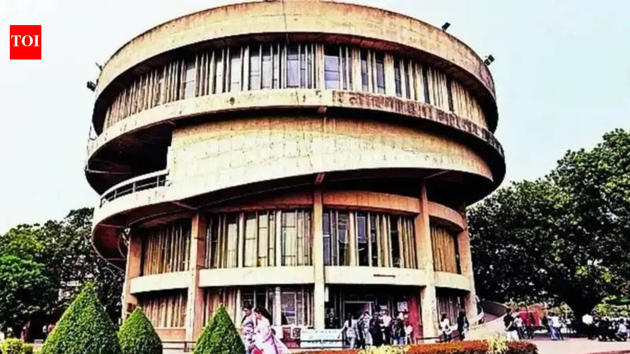 Youth survives fall from 4th floor balcony at PU hostel