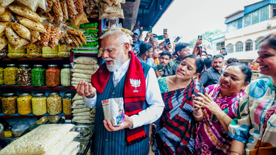 PM Modi Takes 'Jhalmuri' Break, Interacts With Locals In West Bengal’s Jhargram Amid Poll Campaign