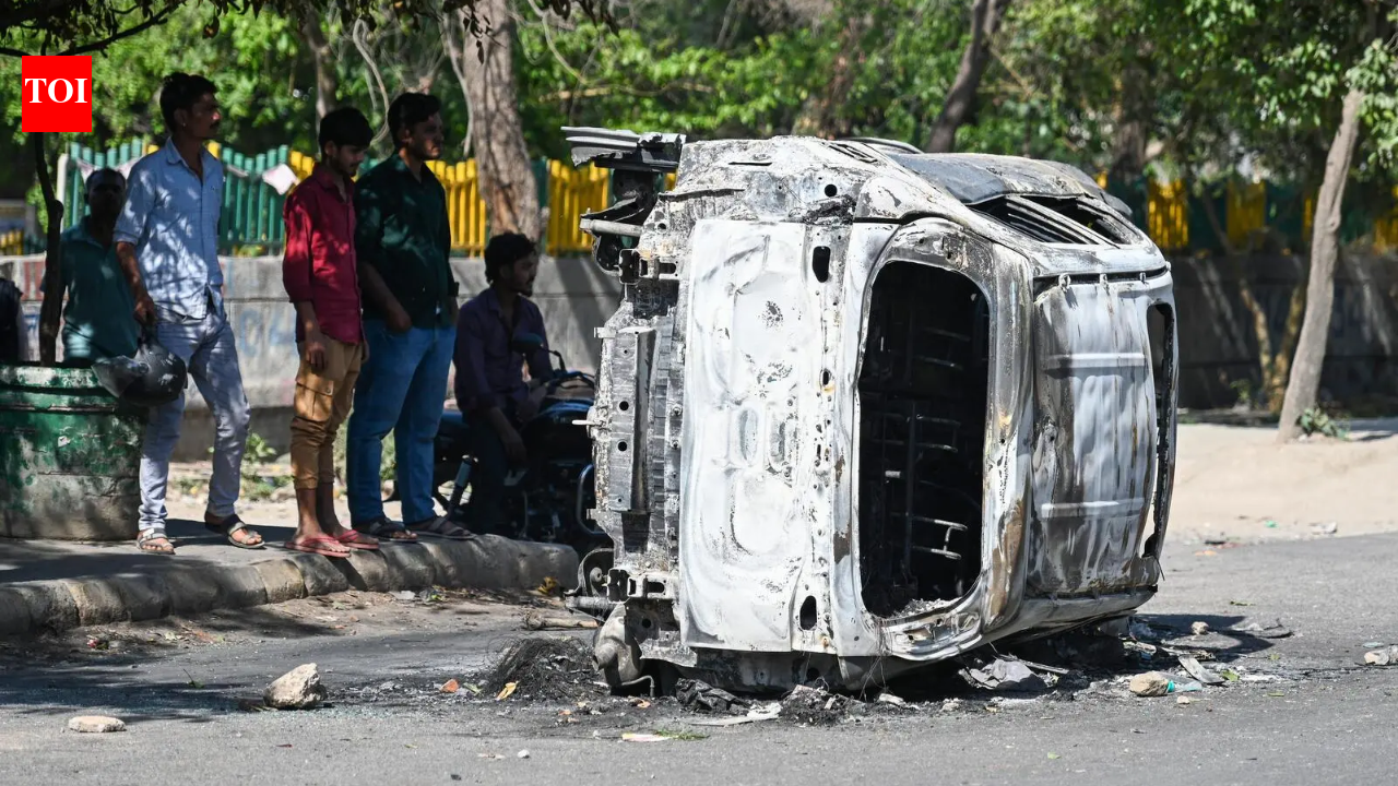Noida protests: Workers’ outfit members from Delhi, Lucknow arrested