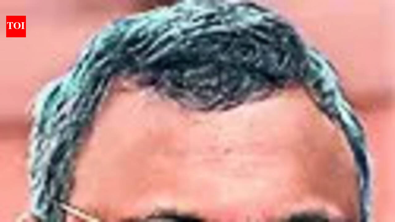 Cash is the king: Mob snatches 13.4 lakh seized from MP’s office