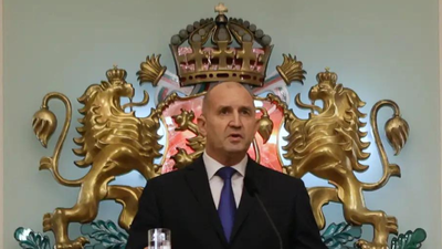 Bulgaria's pro-Russia ex-president wins landslide polls