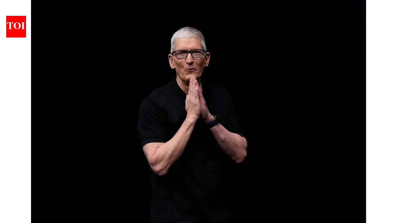 Apple fans, outgoing Apple CEO Tim Cook has a 'thank you note' for all