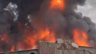 Blaze erupts at chemical godown in Maharashtra's Bhiwandi