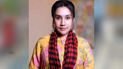 DMK leader Dhivya Sathyaraj says TVK supporters hurled slippers at her during election campaign in Chennai