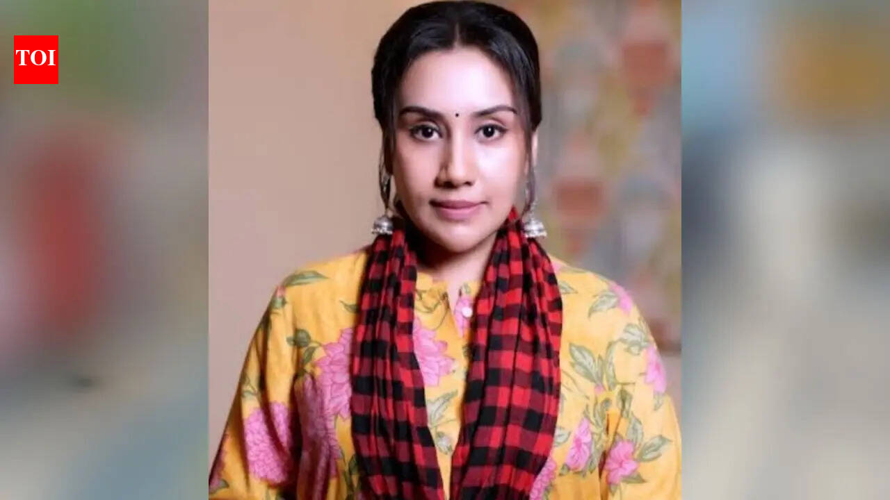 DMK leader Dhivya Sathyaraj says TVK supporters hurled slippers at her during election campaign in Chennai