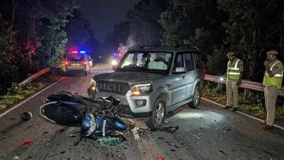 3 killed in crash while returning to wedding venue for phone