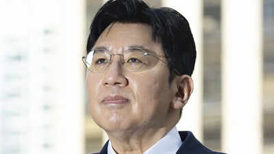 HYBE Chairman Bang Si-hyuk faces arrest warrant in USD 136 million allegations of misleading IPO investors - Reports