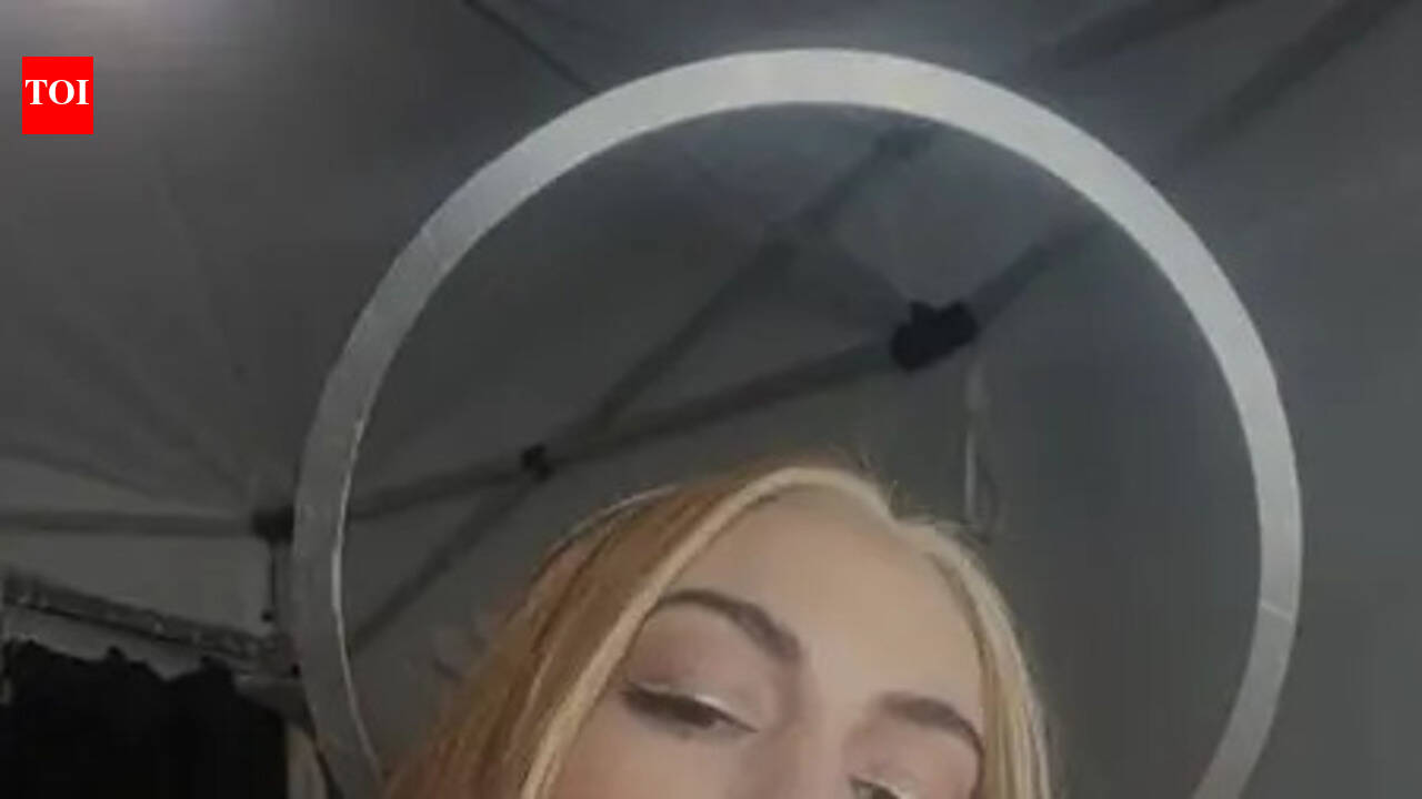 Anne Hathaway talks about feeling the heat during filming of 'The Devil Wears Prada 2'