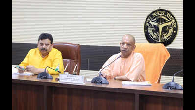 Yogi reviews preps for PM’s rally on women’s quota bill