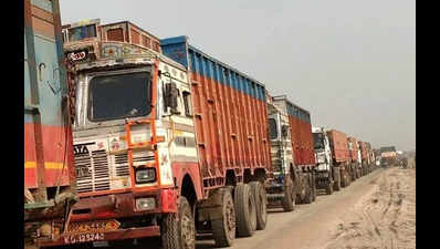 Over 200 vehicles parked along roads, highways penalised