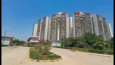 Notice to builder as road obstructs drain in Ramprastha City