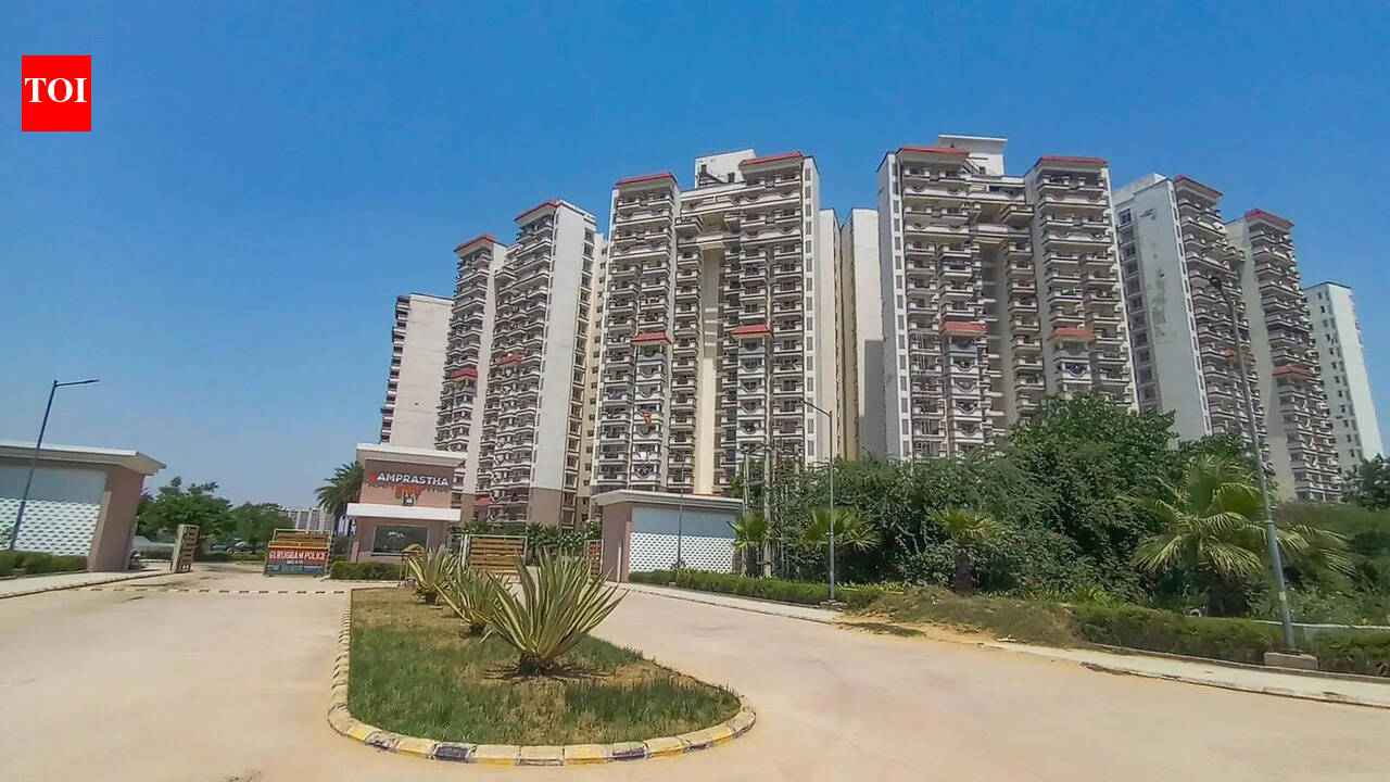 Notice to builder as road obstructs drain in Ramprastha City