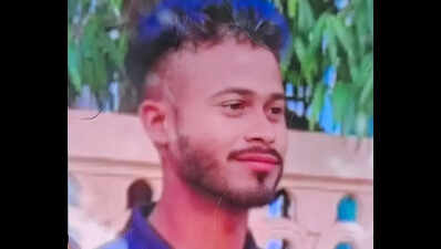 Truck rams into scooter in Gurgaon, teenager and youth die