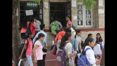 Students flag safety gaps in buses, RU campus