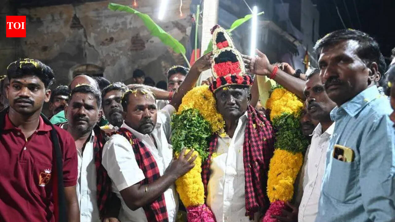 Not-so-simple sibling rivalry