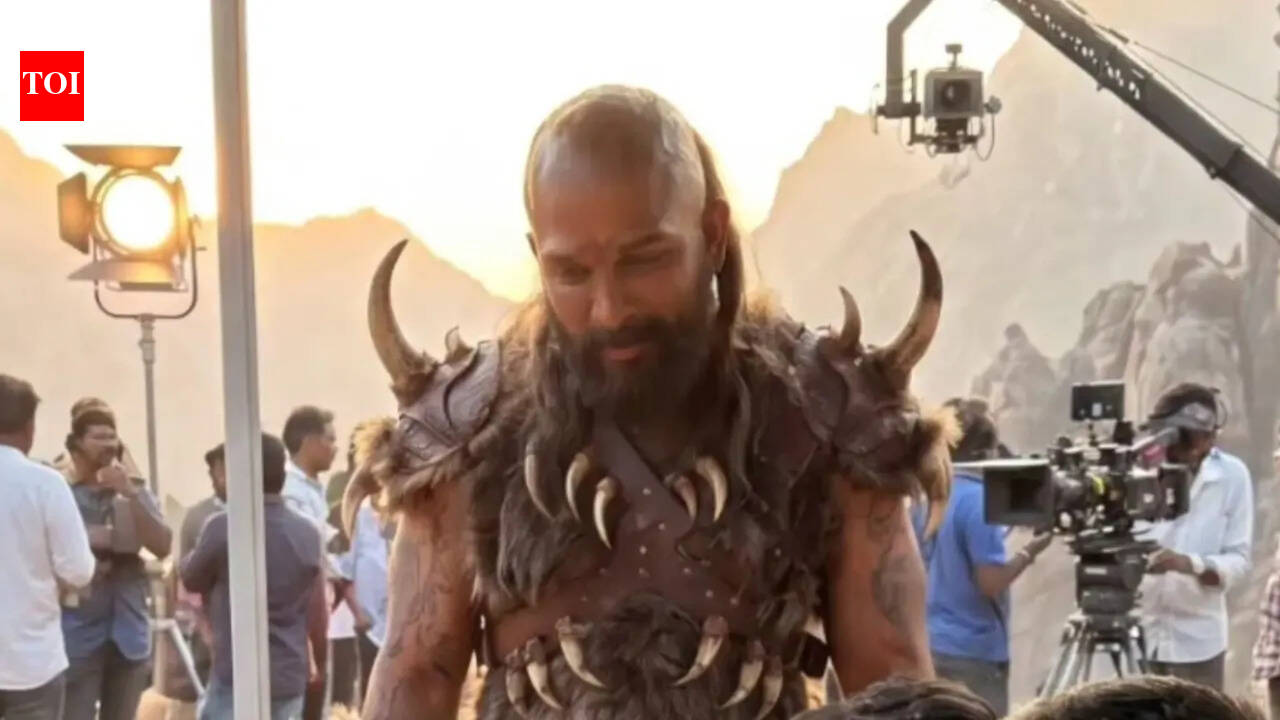 Allu Arjun Raaka First Look Goes Viral