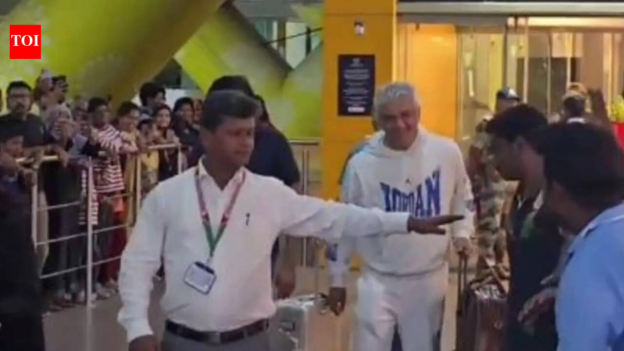 अजित कुमार चेन्नई लौटे, तमिलनाडु चुनाव 2026 के लिए मतदान के दिन से पहले नमक और काली मिर्च वाले हवाई अड्डे के लुक ने दिल जीत लिया | तमिल मूवी समाचार