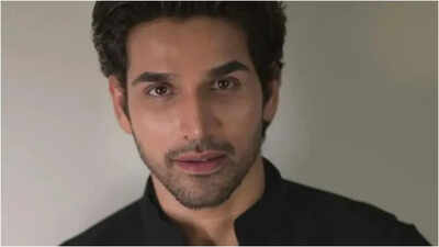 Exclusive - Altamash Faraz wishes to surprise fans with comedy roles, says he enjoys satirical and light-hearted scenes