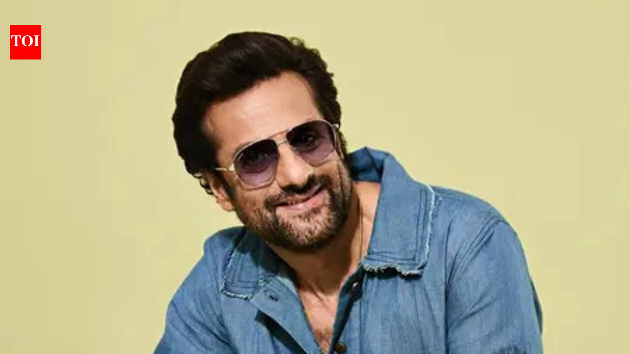 Fardeen Khan cherishes father-daughter dance with his princess: 'This one's mine to keep forever'